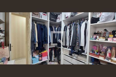 Apartamento à venda com 178m², 3 quartos e 2 vagasQuarto 2 Closet