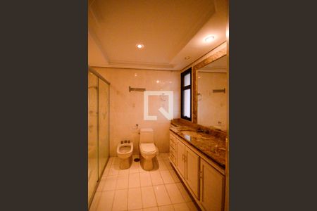 Apartamento à venda com 560m², 4 quartos e 5 vagasBanheiro do Quarto 2