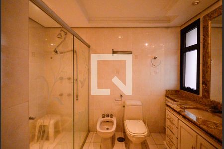 Apartamento à venda com 560m², 4 quartos e 5 vagasBanheiro do Quarto 2