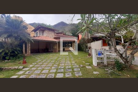 Casa de condomínio para alugar com 900m², 6 quartos e 4 vagasFachada