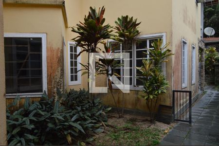 Casa de condomínio para alugar com 900m², 6 quartos e 4 vagasJardim