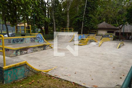 Casa de condomínio para alugar com 900m², 6 quartos e 4 vagasPista de Skate