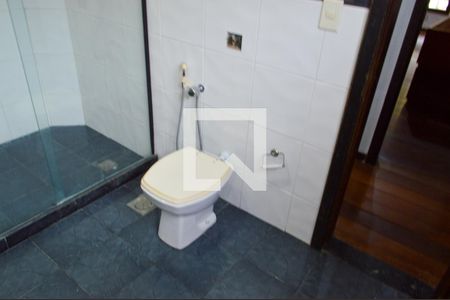 Casa de condomínio para alugar com 900m², 6 quartos e 4 vagasBanheiro