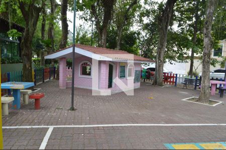 Casa de condomínio para alugar com 900m², 6 quartos e 4 vagasÁrea comum - Playground