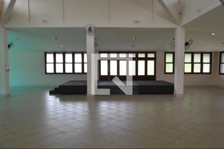 Casa de condomínio para alugar com 900m², 6 quartos e 4 vagasÁrea comum - Salão de festas