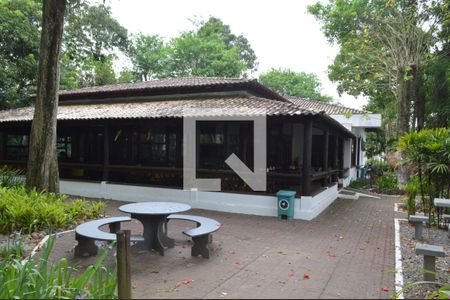 Casa de condomínio para alugar com 900m², 6 quartos e 4 vagasBistro