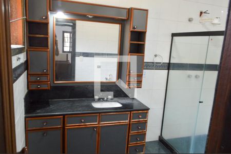 Casa de condomínio para alugar com 900m², 6 quartos e 4 vagasBanheiro