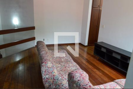 Casa de condomínio para alugar com 900m², 6 quartos e 4 vagasSaleta