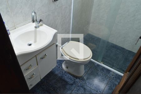 Casa de condomínio para alugar com 900m², 6 quartos e 4 vagasBanheiro da Edicula