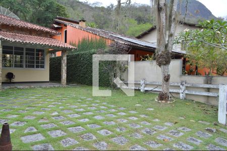 Casa de condomínio para alugar com 900m², 6 quartos e 4 vagasJardim