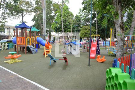 Casa de condomínio para alugar com 900m², 6 quartos e 4 vagasÁrea comum - Playground