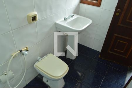 Casa de condomínio para alugar com 900m², 6 quartos e 4 vagasBanheiro da Suíte 2