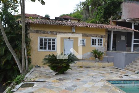 Casa de condomínio para alugar com 900m², 6 quartos e 4 vagasJardim