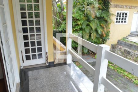 Casa de condomínio para alugar com 900m², 6 quartos e 4 vagasVaranda do Quarto 2