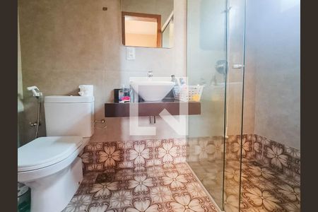 Banheiro de casa de condomínio à venda com 3 quartos, 167m² em Casa Branca, Brumadinho