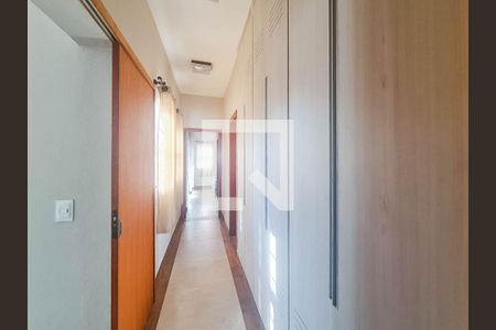 Casa de condomínio à venda com 167m², 3 quartos e sem vagaCorredor
