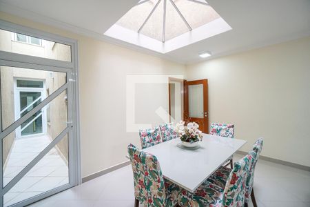 Casa à venda com 280m², 4 quartos e 4 vagasCopa e cozinha