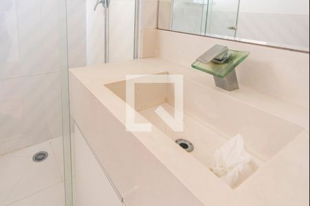 Apartamento à venda com 114m², 3 quartos e 2 vagasBanheiro do Quarto 2