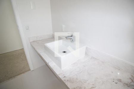 Apartamento à venda com 227m², 2 quartos e 4 vagasBanheiro 2 da Suíte 1