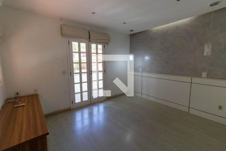 Casa de condomínio à venda com 300m², 3 quartos e 2 vagasSuíte
