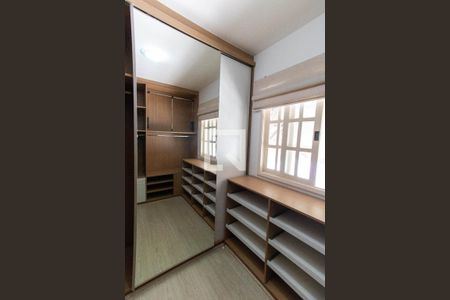 Casa de condomínio à venda com 300m², 3 quartos e 2 vagasCloset do Quarto 2