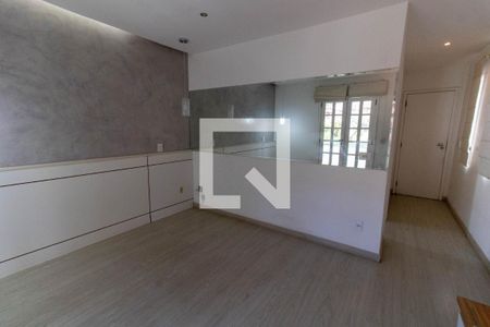Casa de condomínio à venda com 300m², 3 quartos e 2 vagasSuíte