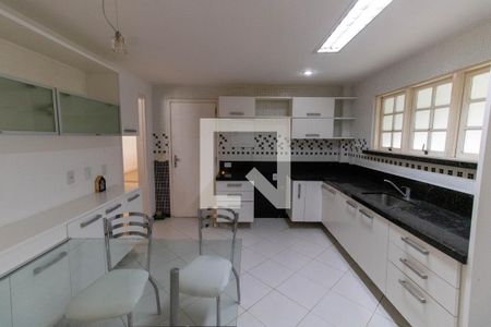 Casa de condomínio à venda com 300m², 3 quartos e 2 vagasCozinha
