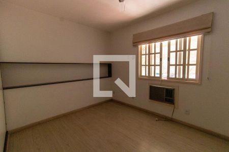 Casa de condomínio à venda com 300m², 3 quartos e 2 vagasQuarto 2