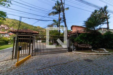 Casa de condomínio à venda com 300m², 3 quartos e 2 vagasFachado do condomínio