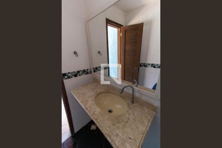 Casa de condomínio à venda com 300m², 3 quartos e 2 vagasBanheiro Externo