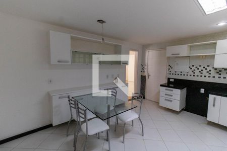 Casa de condomínio à venda com 300m², 3 quartos e 2 vagasCozinha