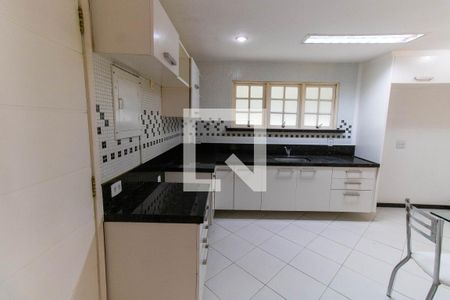 Casa de condomínio à venda com 300m², 3 quartos e 2 vagasCozinha