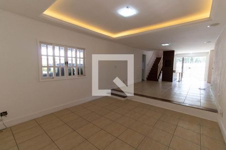 Sala de casa de condomínio à venda com 3 quartos, 300m² em Badu, Niterói