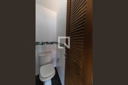 Casa de condomínio à venda com 300m², 3 quartos e 2 vagasBanheiro Externo