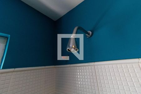 Casa de condomínio à venda com 300m², 3 quartos e 2 vagasChuveiro do Banheiro Social