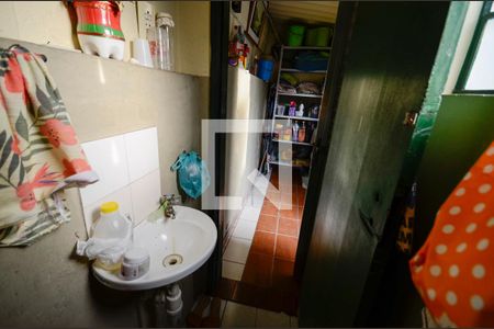 Casa à venda com 213m², 4 quartos e 1 vagaÁrea de Serviço- Banheiro