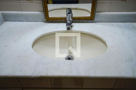 Casa à venda com 213m², 4 quartos e 1 vagaBanheiro Social