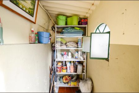 Casa à venda com 213m², 4 quartos e 1 vagaÁrea de Serviço- Despensa