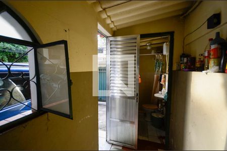 Casa à venda com 213m², 4 quartos e 1 vagaÁrea de Serviço- Despensa