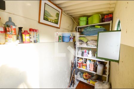 Casa à venda com 213m², 4 quartos e 1 vagaÁrea de Serviço- Despensa