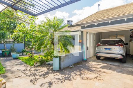 Casa à venda com 300m², 3 quartos e 2 vagasFachada