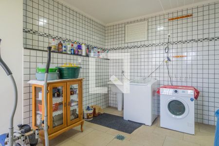 Casa à venda com 300m², 3 quartos e 2 vagasÁrea de Serviço