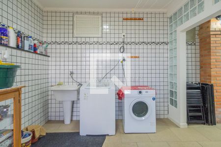 Casa à venda com 300m², 3 quartos e 2 vagasÁrea de Serviço