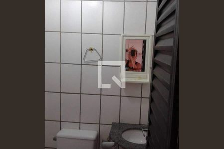 Banheiro de apartamento à venda com 1 quarto, 50m² em Horto Florestal, Belo Horizonte
