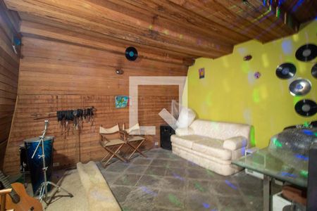 Casa à venda com 380m², 4 quartos e 6 vagasQuarto de Serviço