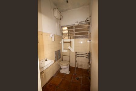 Casa à venda com 380m², 4 quartos e 6 vagasBanheiro de serviço