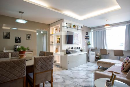 Sala de apartamento à venda com 2 quartos, 70m² em Ipiranga, Belo Horizonte