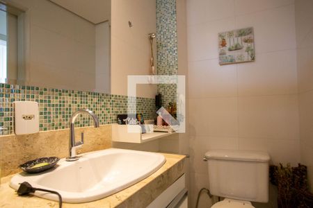 Apartamento à venda com 70m², 2 quartos e 1 vaga Apartamento à venda com 70m², 2 quartos e 1 vagaBanheiro