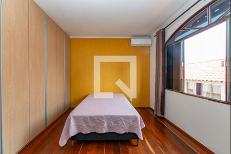 Apartamento à venda com 295m², 4 quartos e 4 vagas Apartamento à venda com 295m², 4 quartos e 4 vagasSuíte