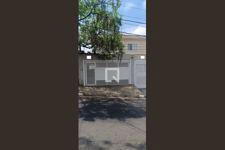 Casa à venda com 125m², 3 quartos e 2 vagas Casa à venda com 125m², 3 quartos e 2 vagasFachada